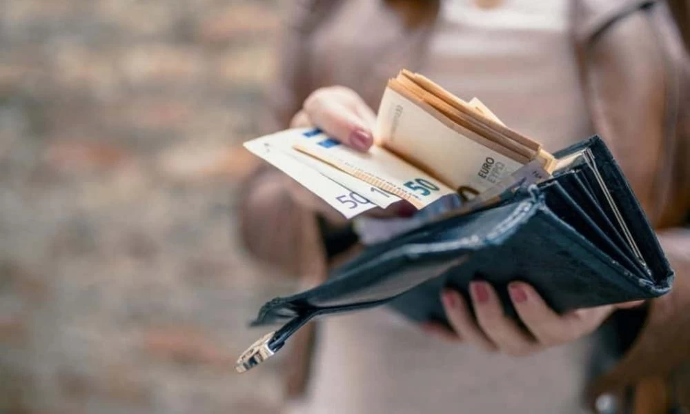 Παράταση για την υποβολή αιτήσεων χρηματοδότησης στη δράση «e-λιανικό»